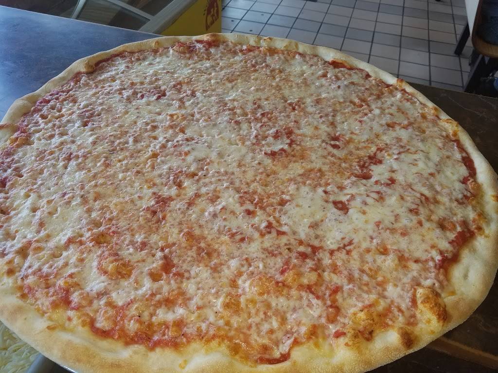 Carmine & Rays Pizza | restaurant | 284 Closter Dock Rd, Closter, NJ 07624, USA | 2017685390 OR +1 201-768-5390