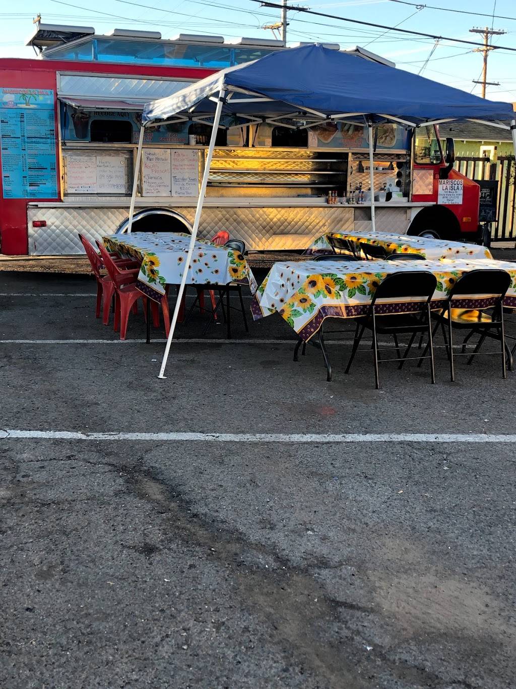 Mariscos la isla x | restaurant | 3807 National Ave, San Diego, CA 92113, USA | 6193798399 OR +1 619-379-8399