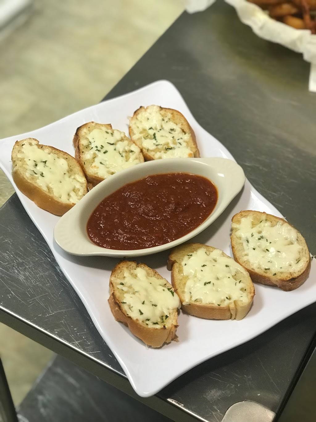 Perini Pizza | restaurant | 308 N Main St, Farmville, VA 23901, USA | 4343158809 OR +1 434-315-8809