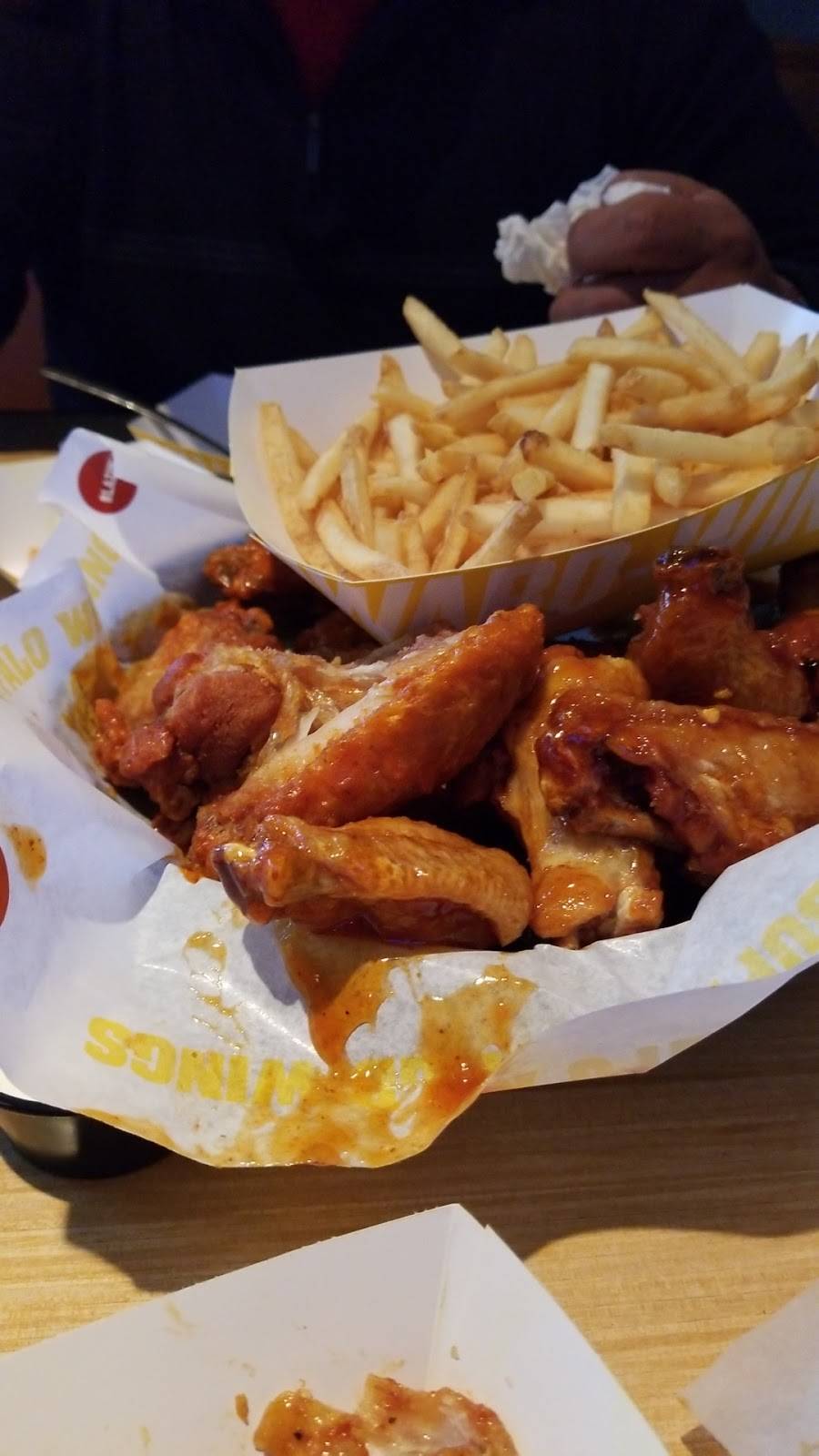 Buffalo Wild Wings | restaurant | 18410 US Highway 281, North Dr, San Antonio, TX 78259, USA | 2105459464 OR +1 210-545-9464