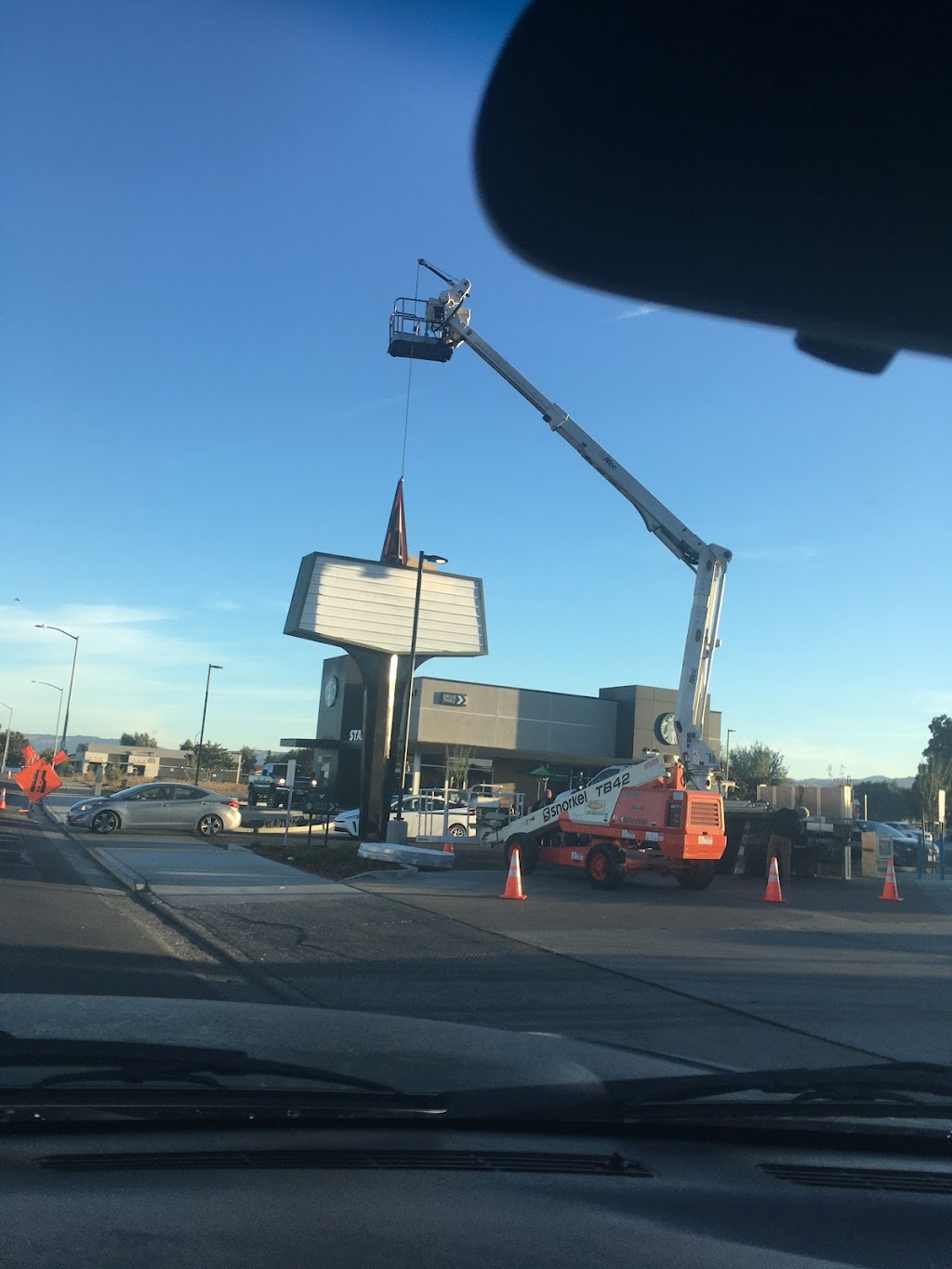 Starbucks | cafe | 111 San Felipe Rd, Hollister, CA 95023, USA | 8319000209 OR +1 831-900-0209