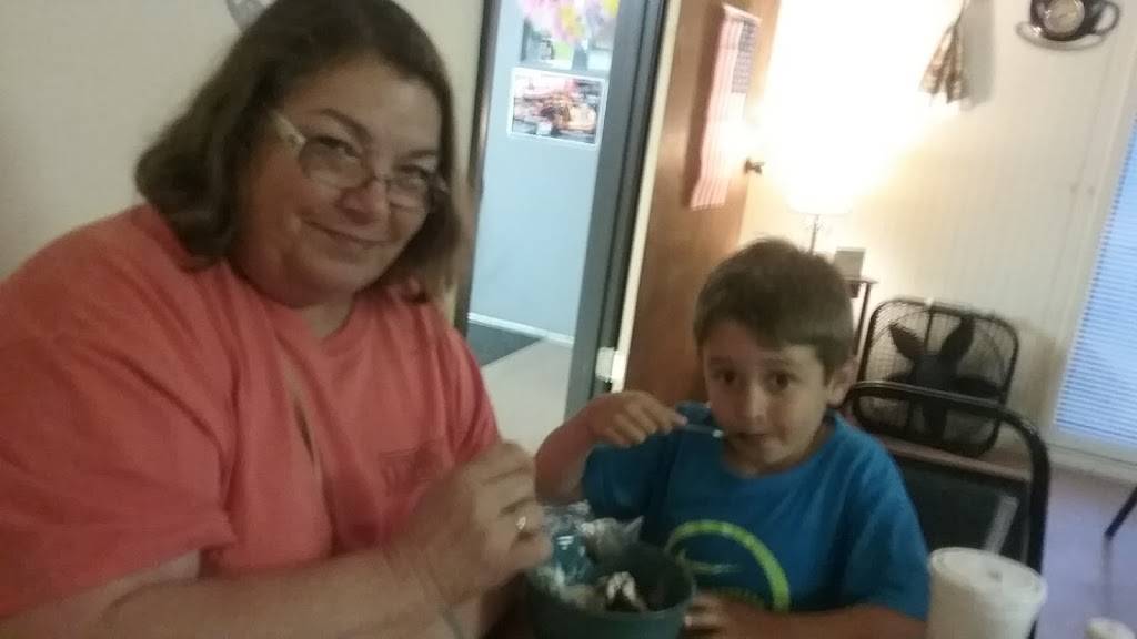 Sally’s Diner | restaurant | 1206 Manufacturers Row, Trenton, TN 38382, USA | 7315992171 OR +1 731-599-2171