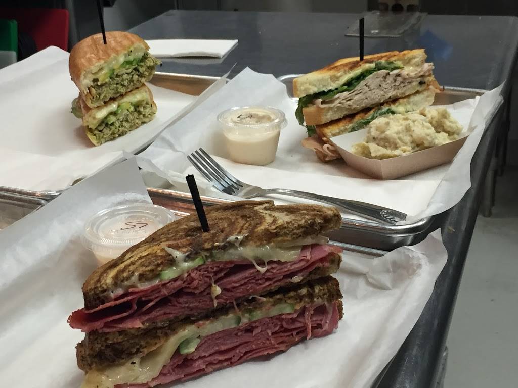 Houndstooth Kitchen & Eatery | restaurant | 160 Independence Ln Suite A, Maitland, FL 32751, USA | 3219729925 OR +1 321-972-9925