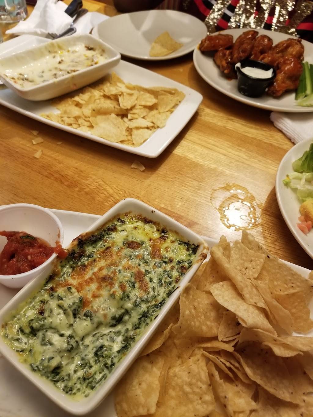 Applebees Grill + Bar | restaurant | 7650 City Line Ave, Philadelphia, PA 19151, USA | 2154778600 OR +1 215-477-8600