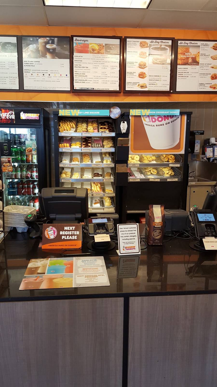 Dunkin | bakery | 1775 Main St, Brockton, MA 02301, USA | 5085590435 OR +1 508-559-0435