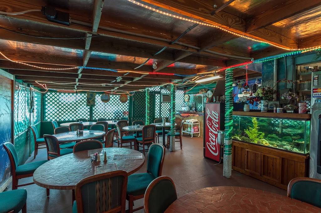 Marias Smokehouse and Seafood Restaurant | restaurant | 18550 San Carlos Blvd, Fort Myers Beach, FL 33931, USA | 2394669666 OR +1 239-466-9666