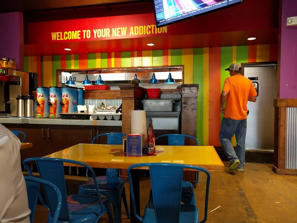 Fuzzy’s Taco Shop | meal takeaway | 302 West Port Plaza Drive Maryland Heights, St. Louis, MO 63146, USA | 3148788226 OR +1 314-878-8226