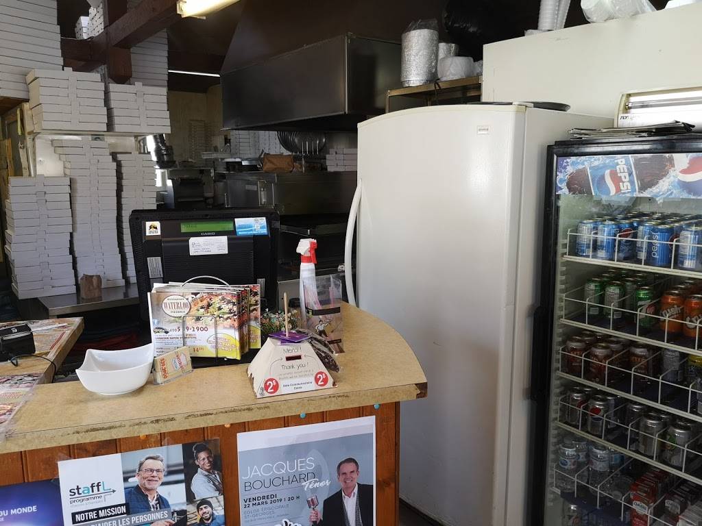 Pizza Waterloo | restaurant | 3029 Rue Foster, Waterloo, QC J0E 2N0, Canada | 4505392900 OR +1 450-539-2900