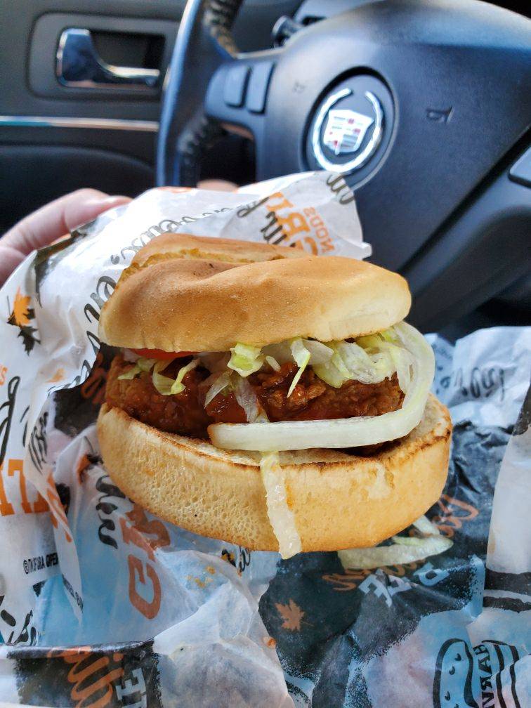 Harveys | restaurant | 2150 Carling Ave Unit 1, Ottawa, ON K2A 1H1, Canada | 6137223113 OR +1 613-722-3113