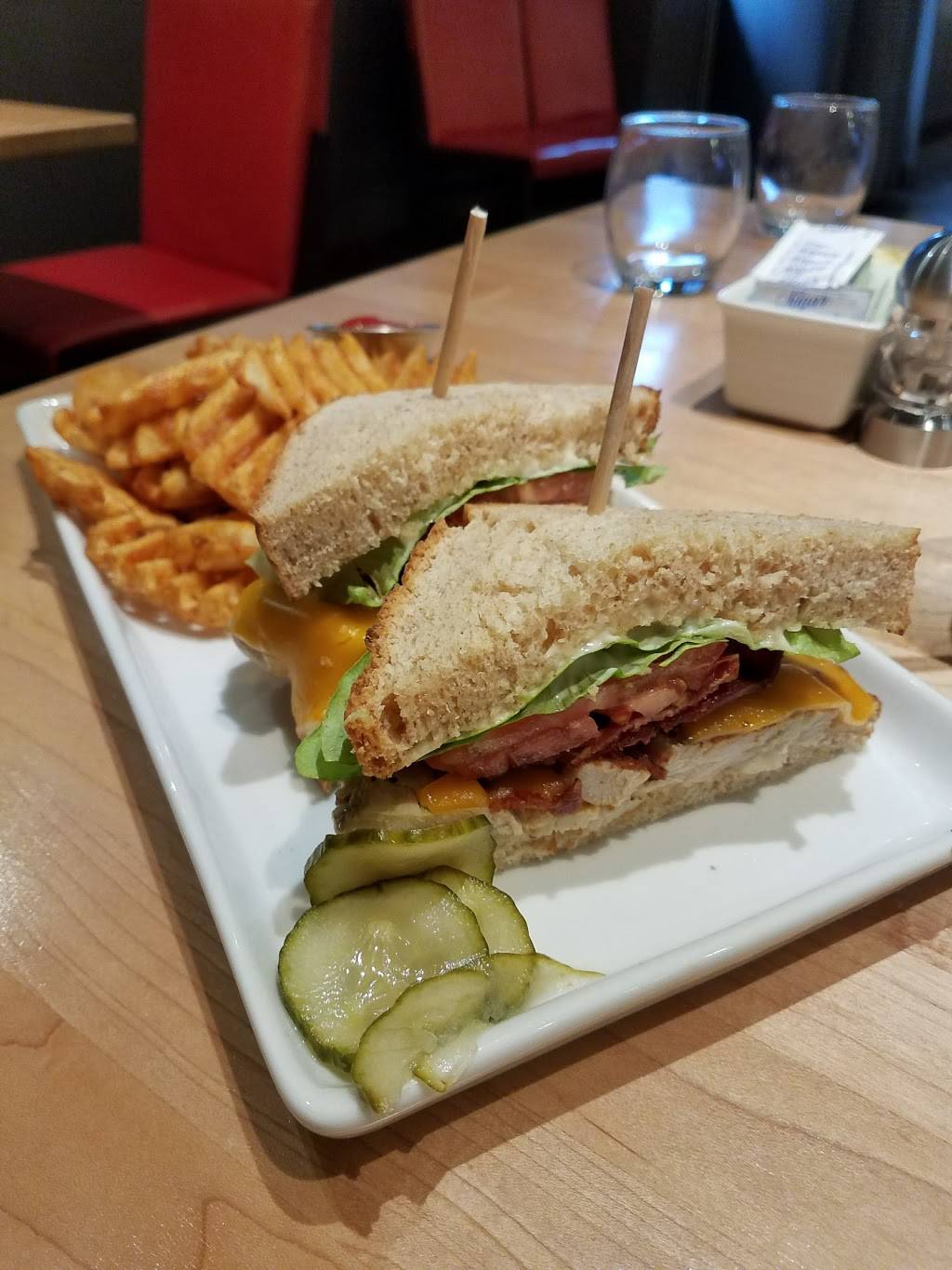 Red Roost Tavern | restaurant | 151 W 5th St, Cincinnati, OH 45202, USA | 5133544025 OR +1 513-354-4025