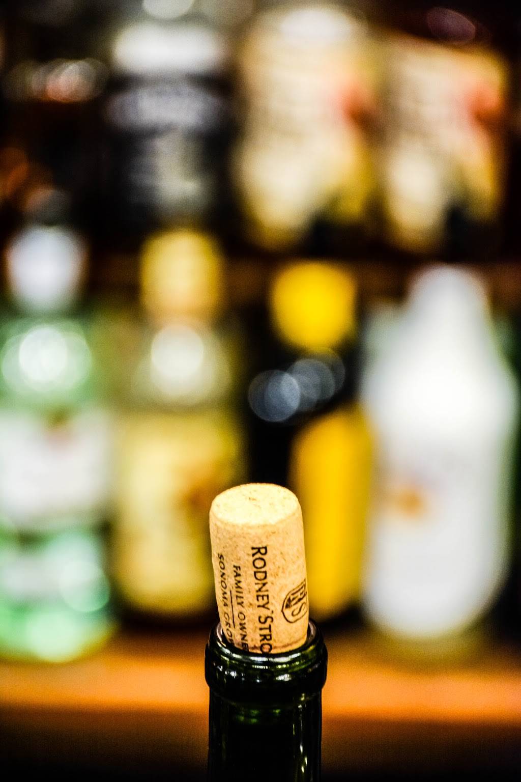 UICCs Restaurant and Bar | restaurant | 2700 45th Ave, San Francisco, CA 94116, USA | 4156612700 OR +1 415-661-2700