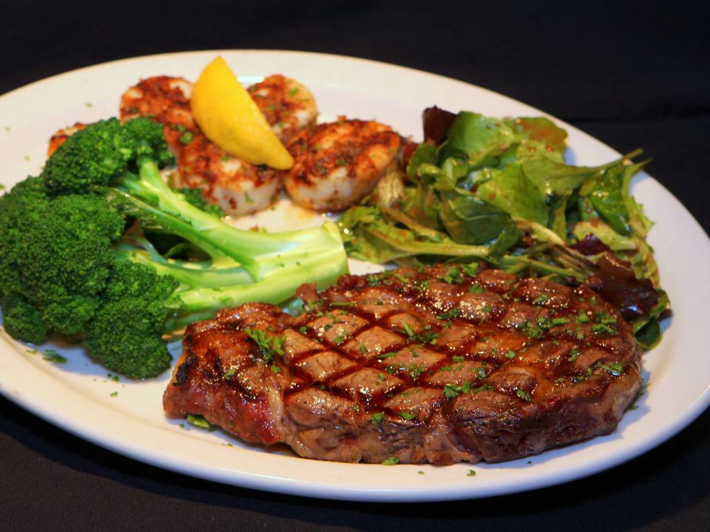 Ballyhoo Grill | restaurant | 3700 W University Ave, Gainesville, FL 32607, USA | 3523730059 OR +1 352-373-0059