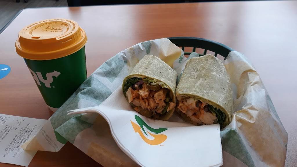 Subway | restaurant | 3340 Rice St, Shoreview, MN 55126, USA | 6514847600 OR +1 651-484-7600