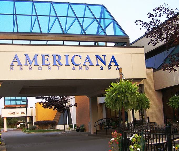 Americana Conference Resort Spa & Waterpark | restaurant | 8444 Lundys Ln, Niagara Falls, ON L2H 1H4, Canada | 9053568444 OR +1 905-356-8444