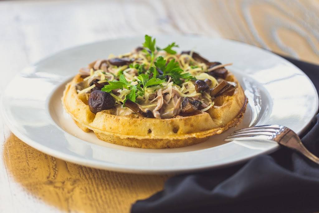 Brussels Bistro | night club | 222 Forest Ave, Laguna Beach, CA 92651, USA | 9493767955 OR +1 949-376-7955