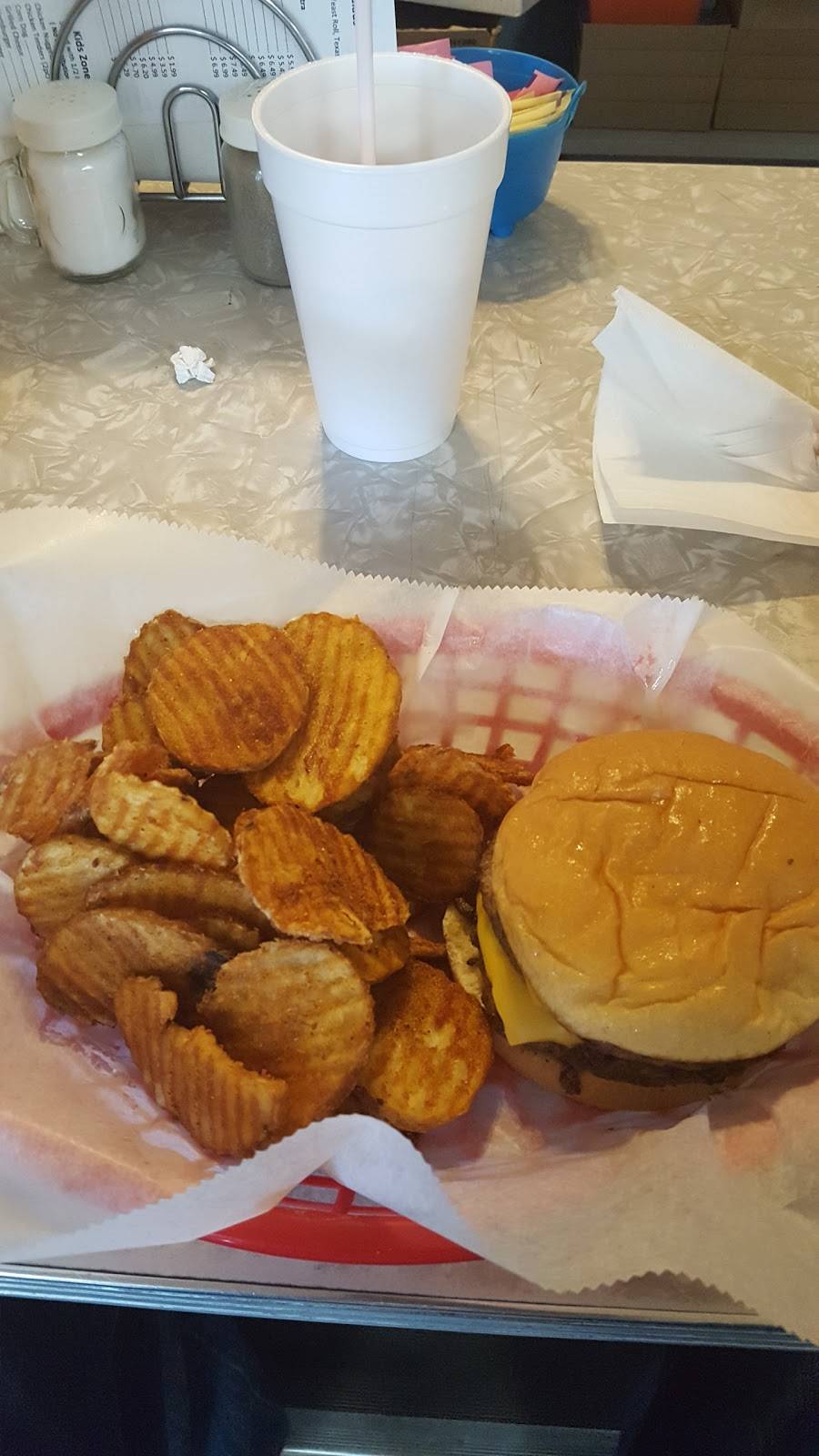 Daddy Sams | restaurant | 2166 Maple Grove Church Rd, Lowgap, NC 27024, USA | 3363202100 OR +1 336-320-2100