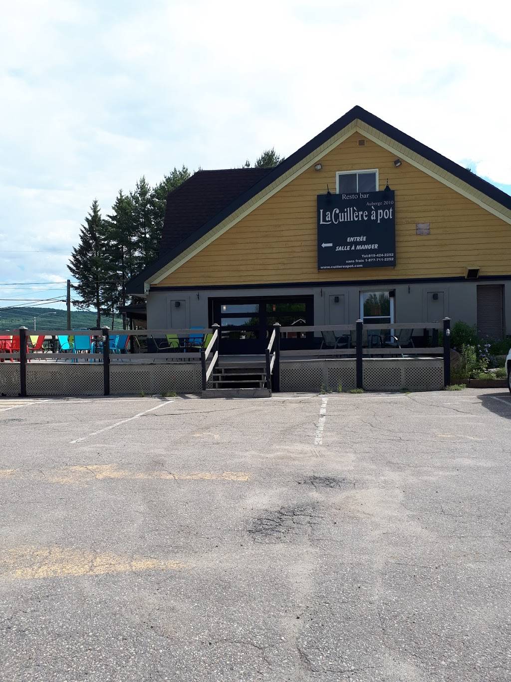 Auberge la Cuillère à Pot - Auberge à St-Donat | restaurant | 41 QC-329, Saint-Donat-de-Montcalm, QC J0T 2C0, Canada | 8194242252 OR +1 819-424-2252