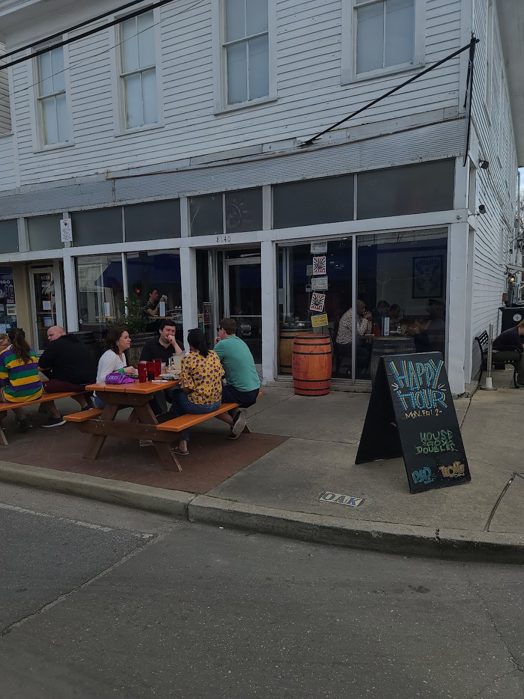 Juans Flying Burrito - Oak Street | restaurant | 8140 Oak St, New Orleans, LA 70118, USA | 5048974800 OR +1 504-897-4800