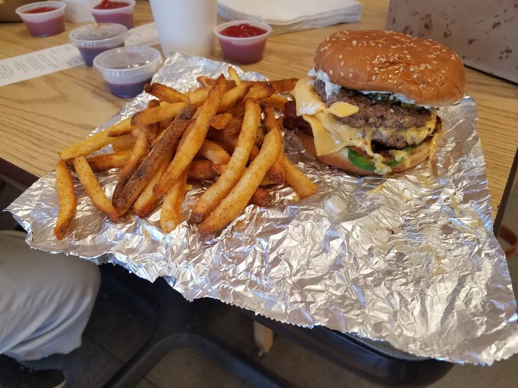 Five Guys | meal takeaway | 4129 S Mooney Blvd, Visalia, CA 93277, USA | 5597359600 OR +1 559-735-9600