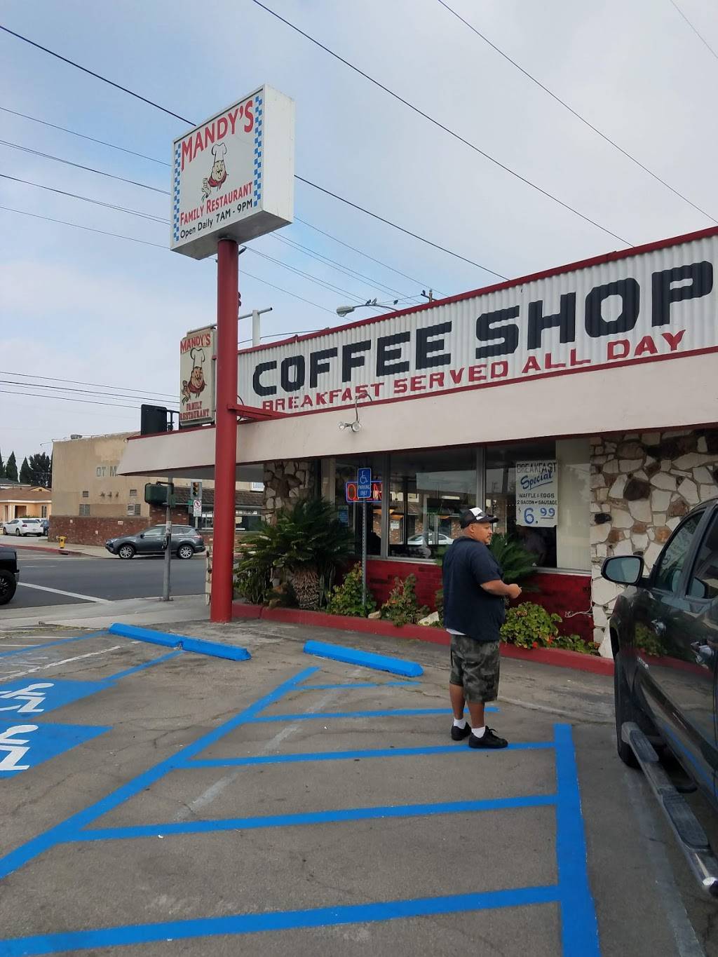 Mandys Family Restaurant | restaurant | 13510 S Inglewood Ave, Hawthorne, CA 90250, USA | 3106761399 OR +1 310-676-1399