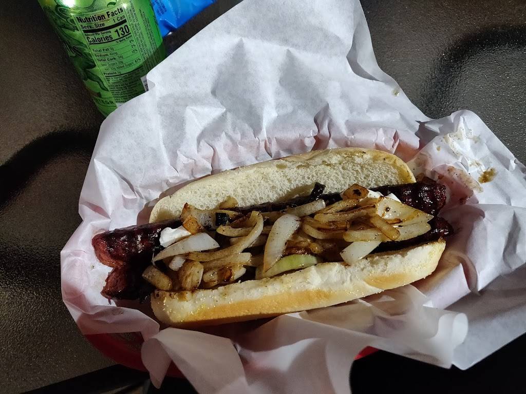 Des Moines DogHouse | meal takeaway | 22302 Marine View Dr S, Des Moines, WA 98198, USA | 2068241794 OR +1 206-824-1794