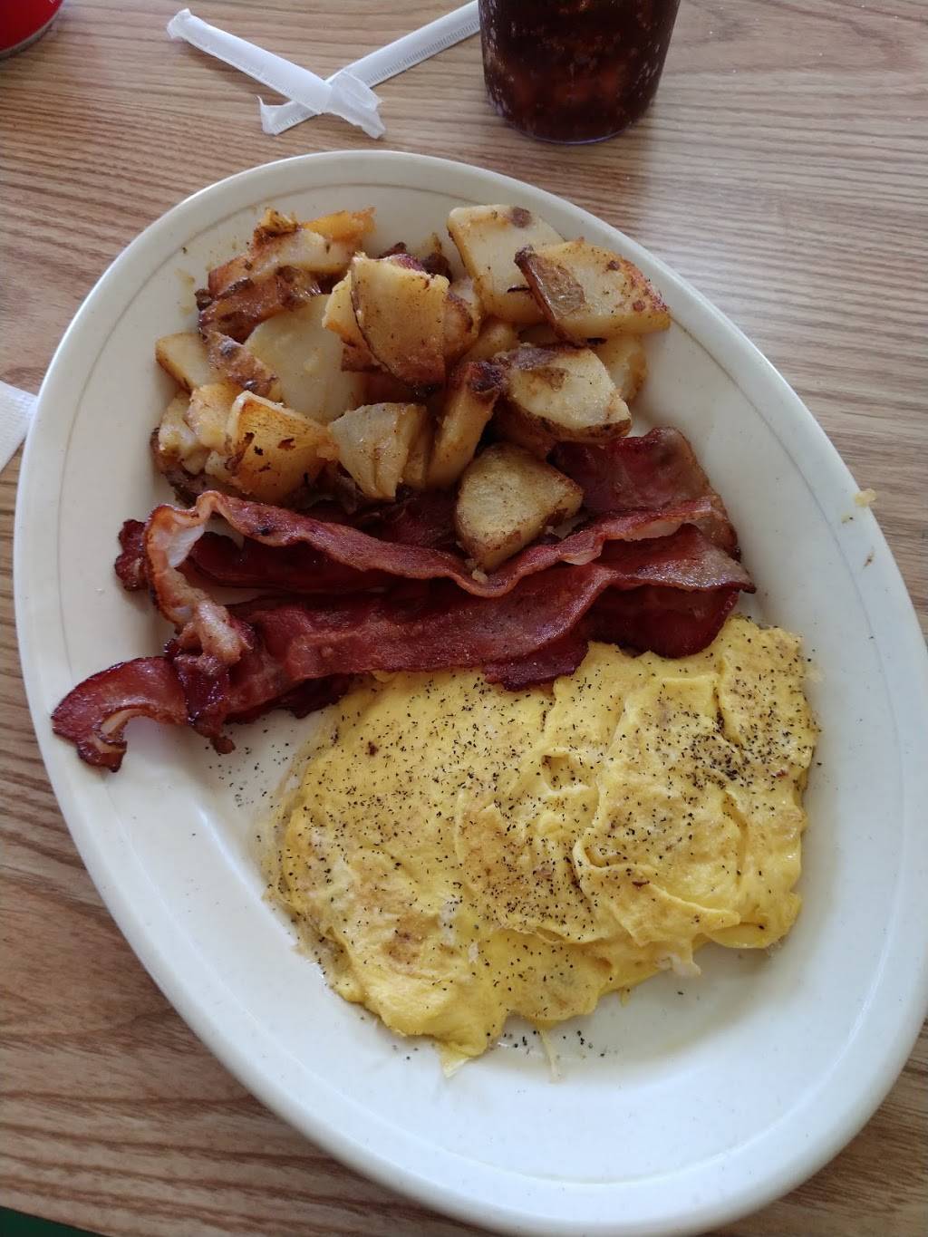 Sunrise Cafe | restaurant | 1032 S Main St, Woodstock, VA 22664, USA | 5404595886 OR +1 540-459-5886