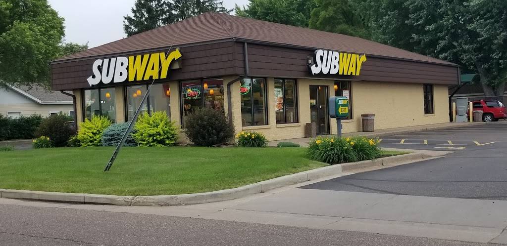 Subway Restaurants | restaurant | 860 Woodward Ave, Chippewa Falls, WI 54729, USA | 7157230399 OR +1 715-723-0399