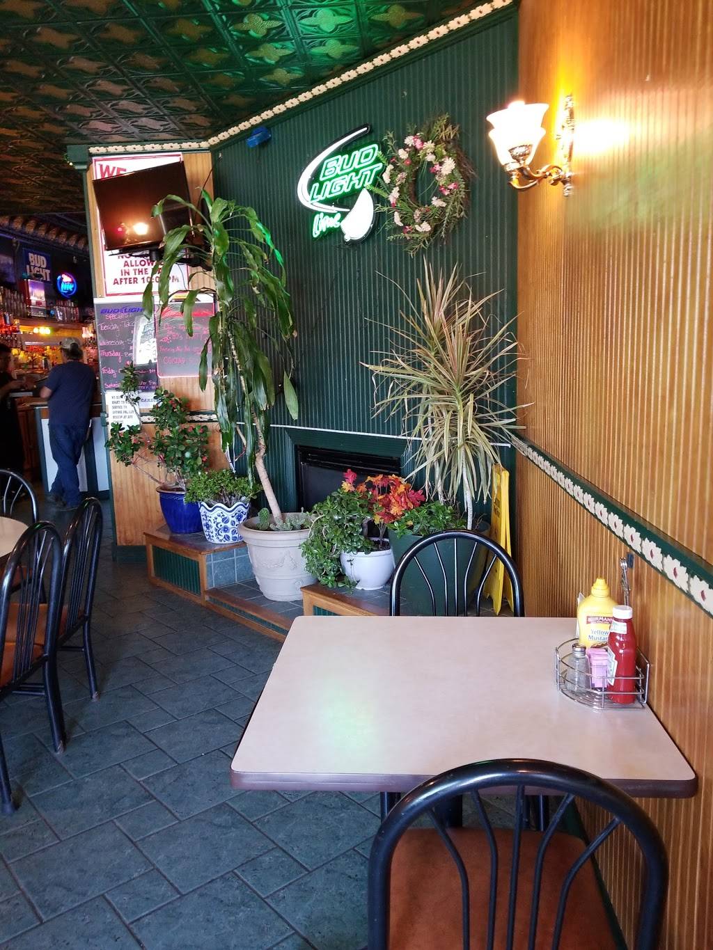 Chinas Bar & Grill | restaurant | 127 N Main St, Cheney, KS 67025, USA | 3165406013 OR +1 316-540-6013