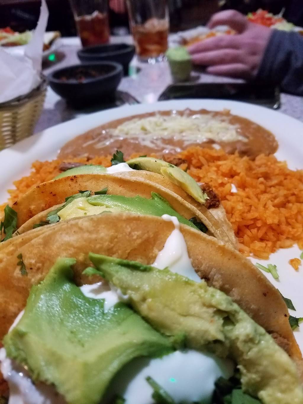 Lalas Place | restaurant | 3470 E Layton Ave, Cudahy, WI 53110, USA | 4147444417 OR +1 414-744-4417