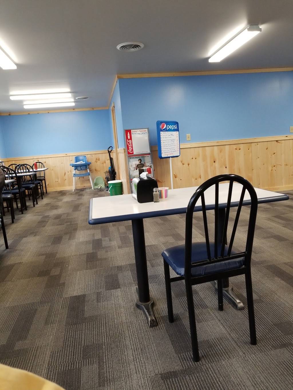 Ellis Variety and Diner | restaurant | 126 Weld St, Dixfield, ME 04224, USA | 2075628284 OR +1 207-562-8284