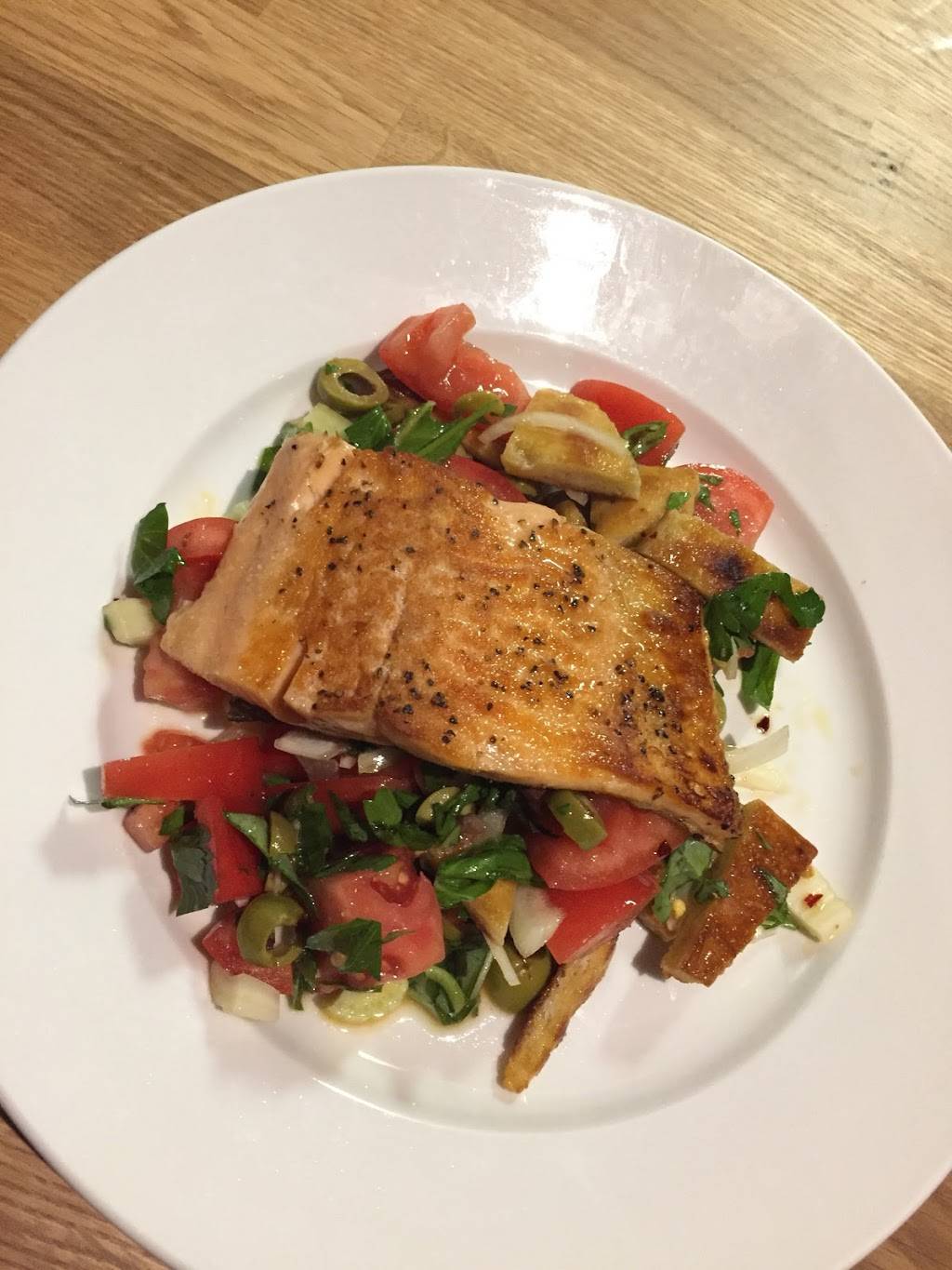 Salto Restaurant & Bar | restaurant | 1138 Davenport Rd, Toronto, ON M6G 2C6, Canada | 4166533077 OR +1 416-653-3077