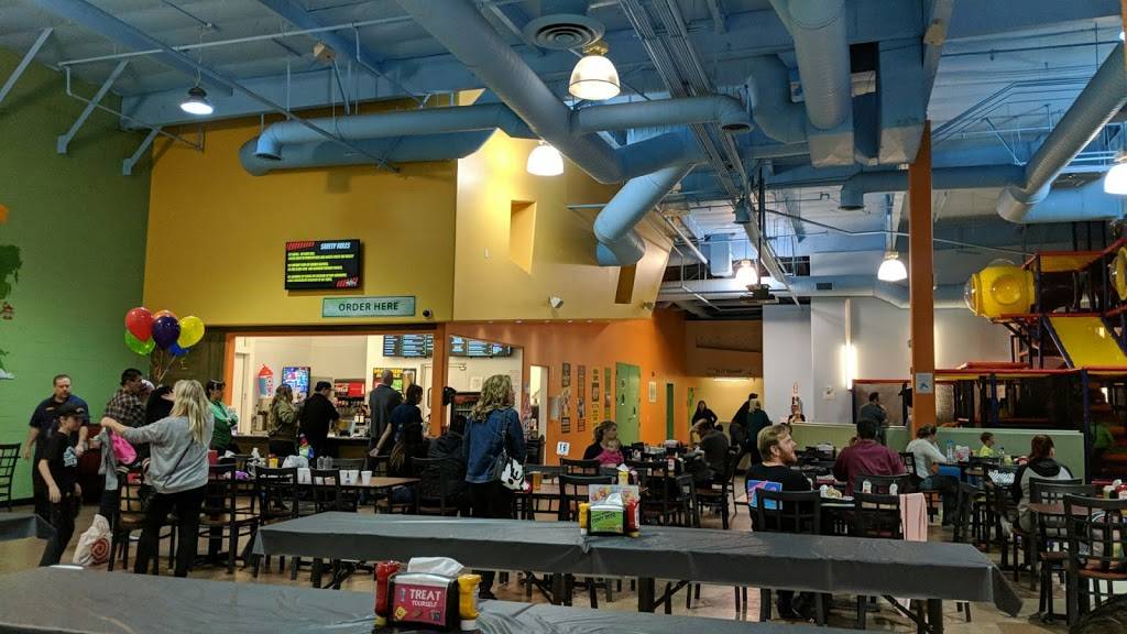 Kids World Family Fun Center | restaurant | 618 Lindero Canyon Rd, Oak Park, CA 91377, USA | 8183388888 OR +1 818-338-8888