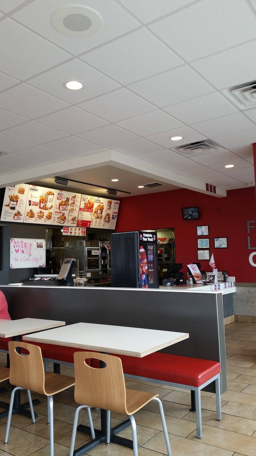 KFC | restaurant | 900 S Green River Rd, Evansville, IN 47715, USA | 8124766192 OR +1 812-476-6192
