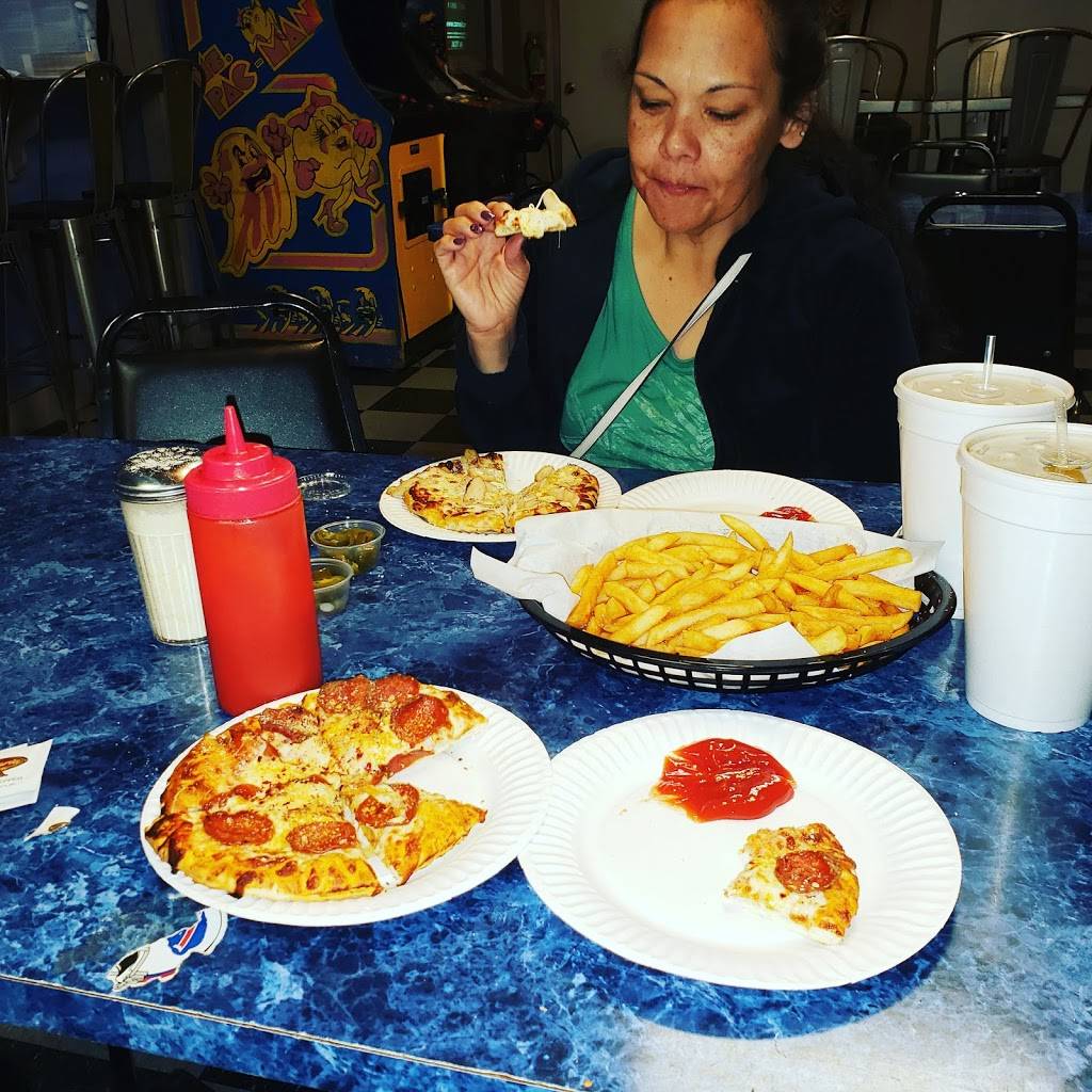 Pizza Pirate | restaurant | 520 J St, Parlier, CA 93648, USA | 5596462717 OR +1 559-646-2717