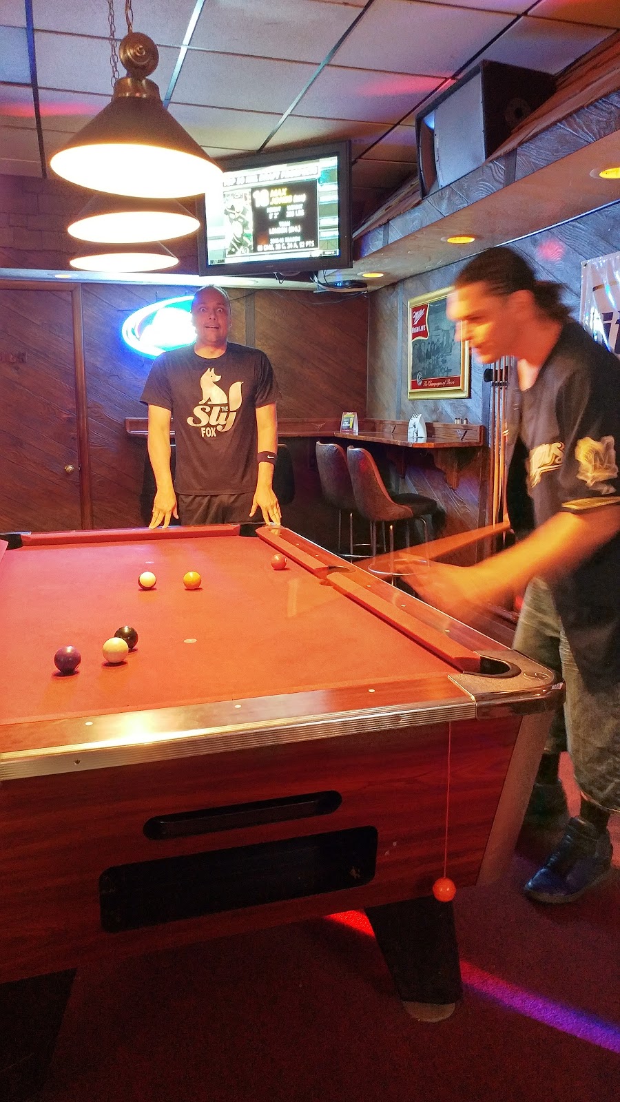 Sly Fox | restaurant | 1401 S 38th St, Milwaukee, WI 53215, USA | 4142319156 OR +1 414-231-9156