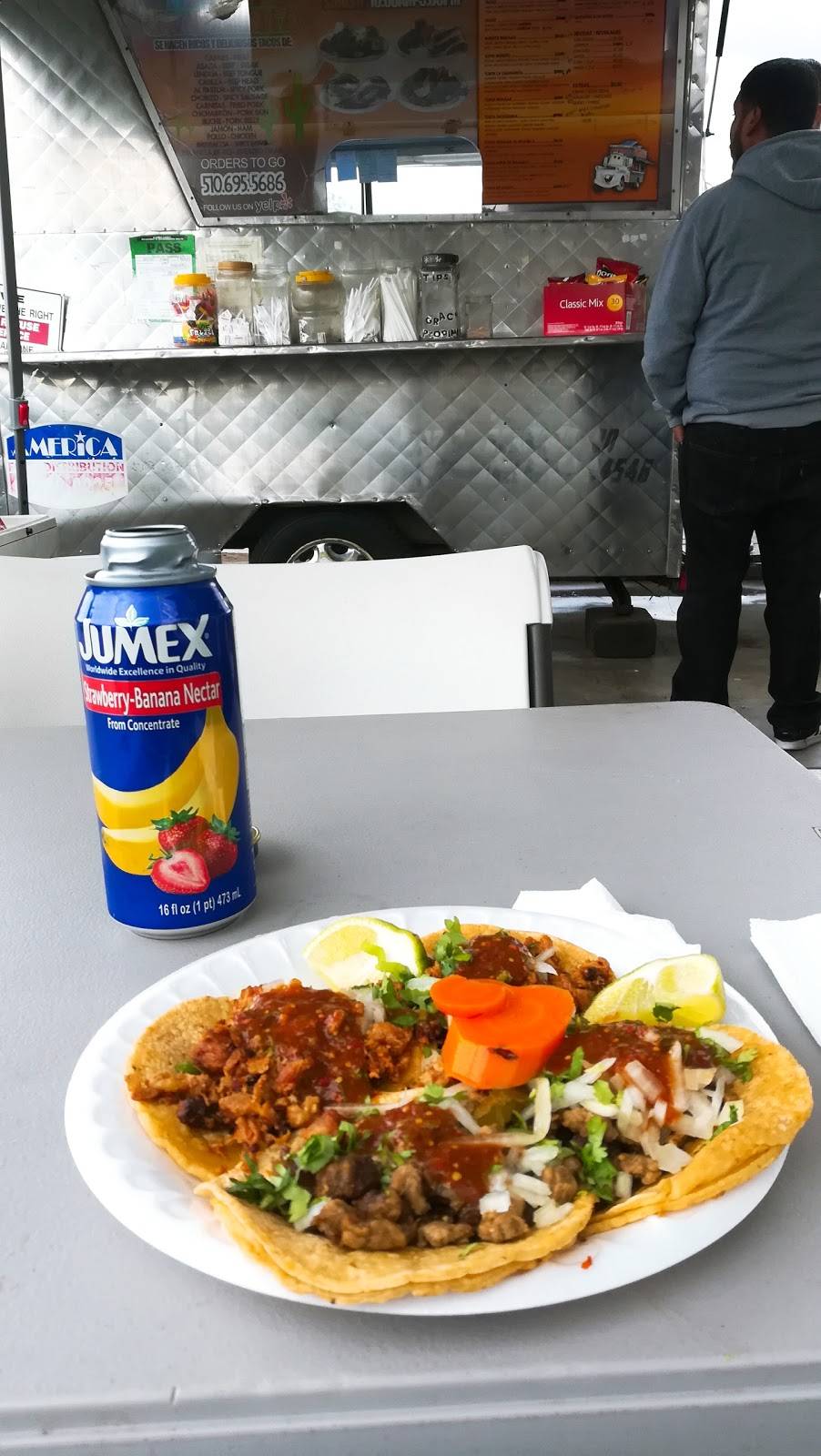 Tacos La Chaparrita | restaurant | 2424 Whipple Rd, Hayward, CA 94544, USA | 5106955686 OR +1 510-695-5686