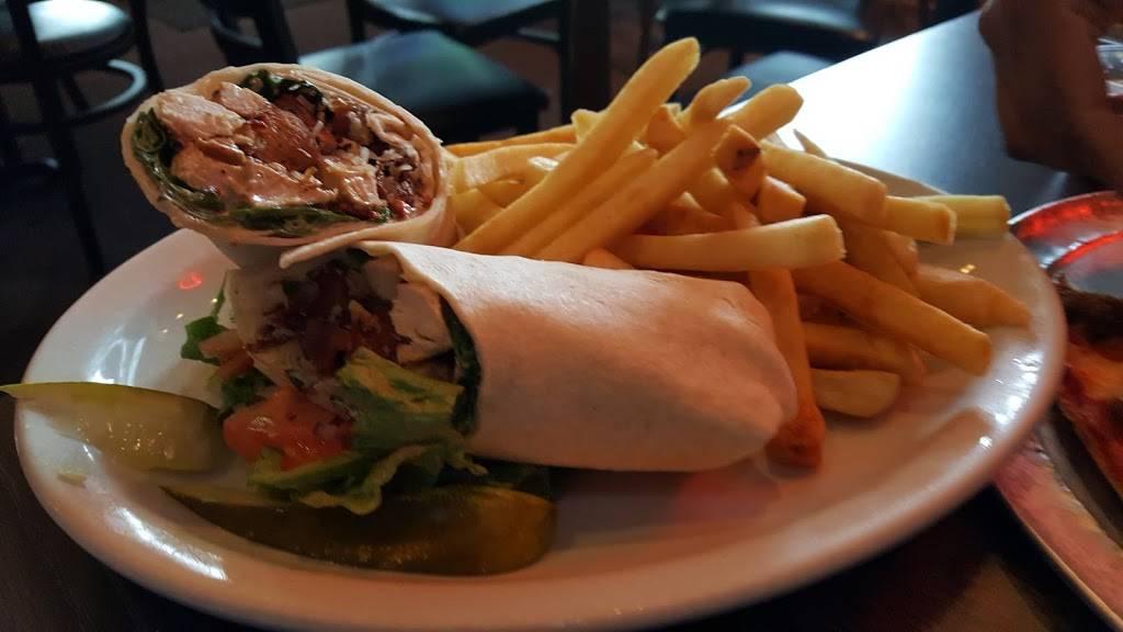 Joanies Pizzeria | restaurant | 2101 Menard St, St. Louis, MO 63104, USA | 3148651994 OR +1 314-865-1994