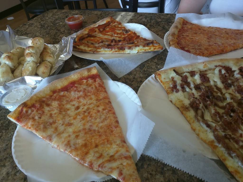 Emilios Pizza | restaurant | 3843 E Tremont Ave, Bronx, NY 10465, USA | 7184090929 OR +1 718-409-0929