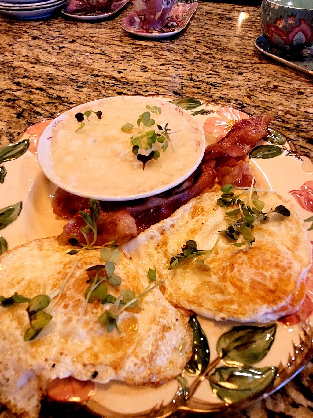 Farmhouse Eatery | restaurant | 15 Crystal St, East Stroudsburg, PA 18301, USA | 5704207522 OR +1 570-420-7522