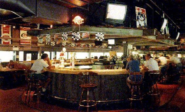 Canlan Ice Sports | restaurant | 2300 Cornwall Rd, Oakville, ON L6J 7T9, Canada | 9058456989 OR +1 905-845-6989