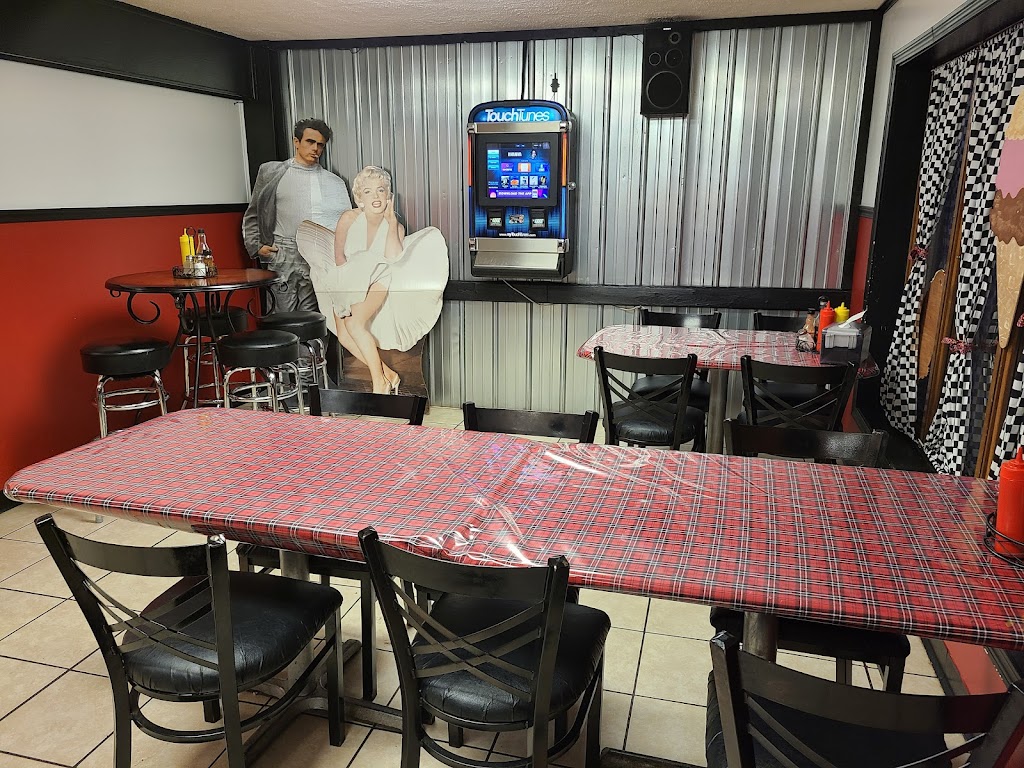 Daisy Jos Icecream Parlour | restaurant | 97 M-35, Gwinn, MI 49841, USA | 9063462005 OR +1 906-346-2005