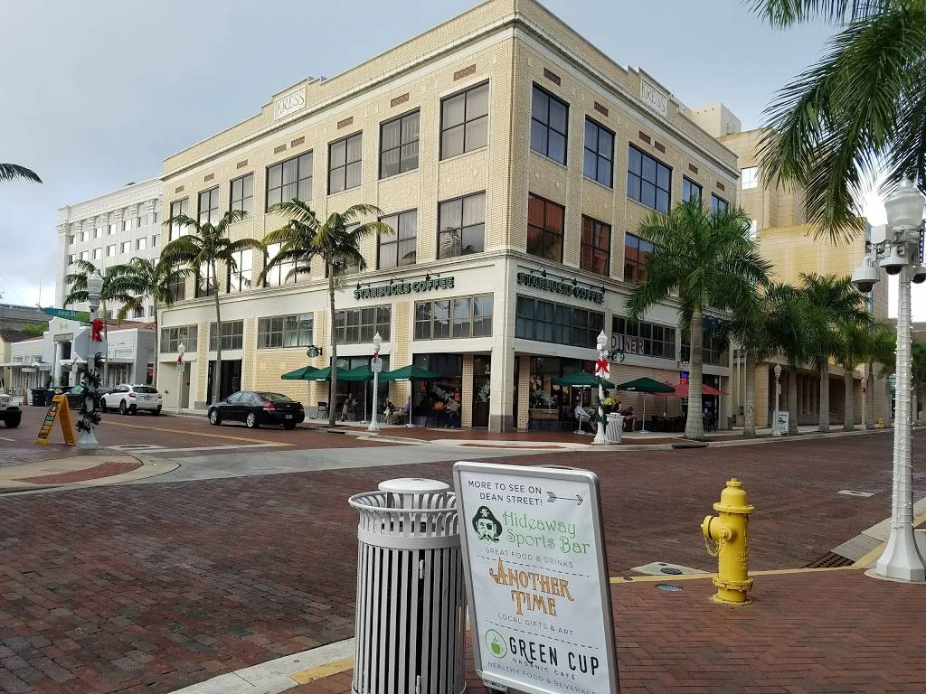 Starbucks | cafe | 1514 Broadway, Fort Myers, FL 33901, USA | 2393341094 OR +1 239-334-1094