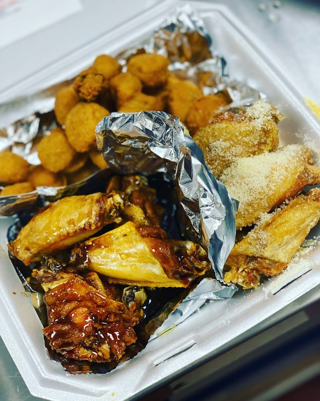 Munchies wings and grill | restaurant | 4709 Tuckaseegee Rd unit 7, Charlotte, NC 28208, USA | 9803714644 OR +1 980-371-4644