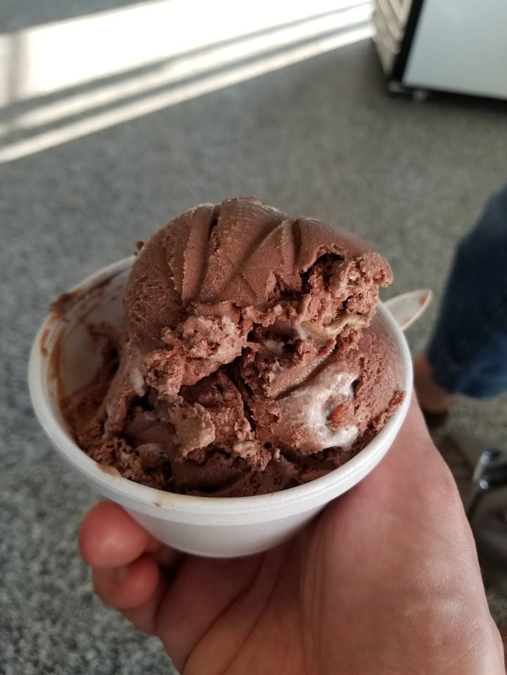 Vanderwende Ice Cream | restaurant | 8374 Hickman Rd, Greenwood, DE 19950, USA | 3023495160 OR +1 302-349-5160