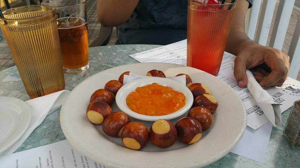 Liberty Tavern | restaurant | 50 N Liberty St #104, Powell, OH 43065, USA | 6148250500 OR +1 614-825-0500