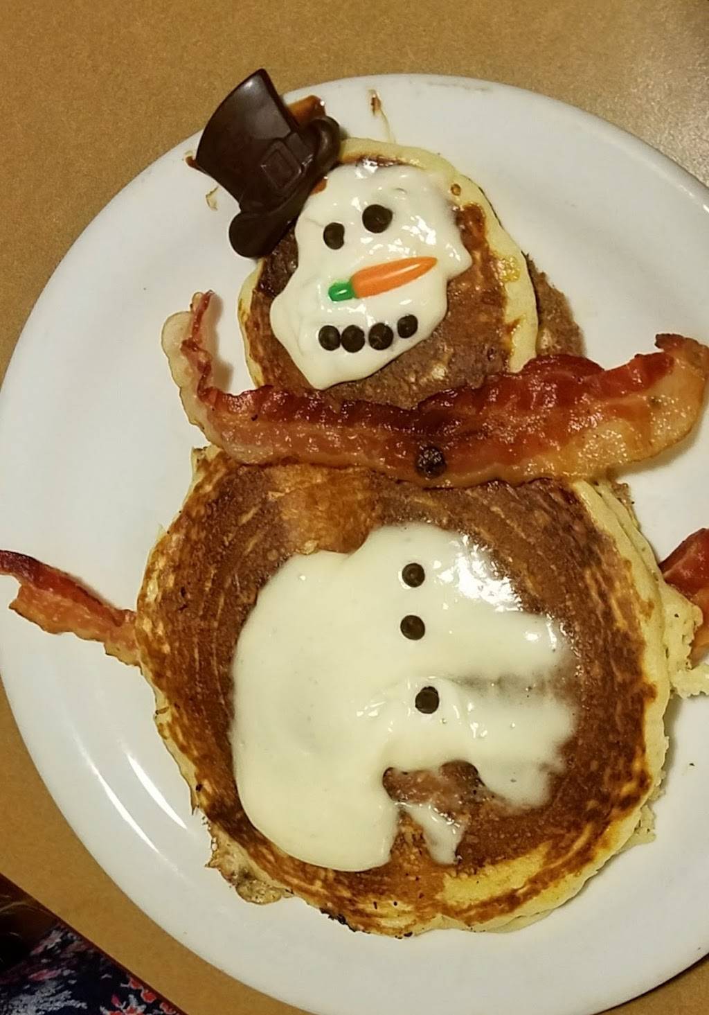 Dennys | restaurant | 6429 Grand Ave, Gurnee, IL 60031, USA | 8478551680 OR +1 847-855-1680