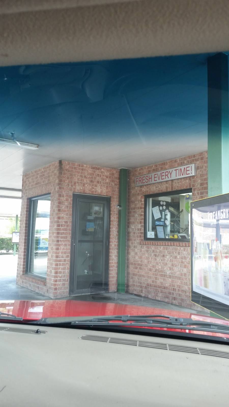 Sonic Drive-In | restaurant | 12710 Tomball Pkwy, Houston, TX 77086, USA | 2812720643 OR +1 281-272-0643