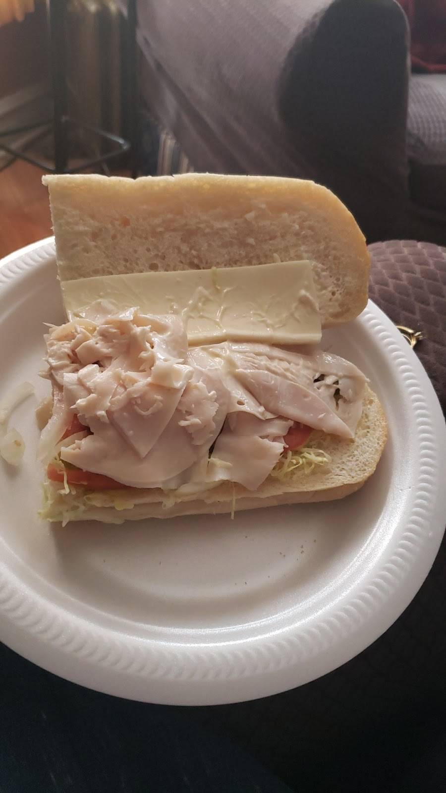 Submarine Tender | meal takeaway | 200 Desplaines Ave, Forest Park, IL 60130, USA | 7083664690 OR +1 708-366-4690