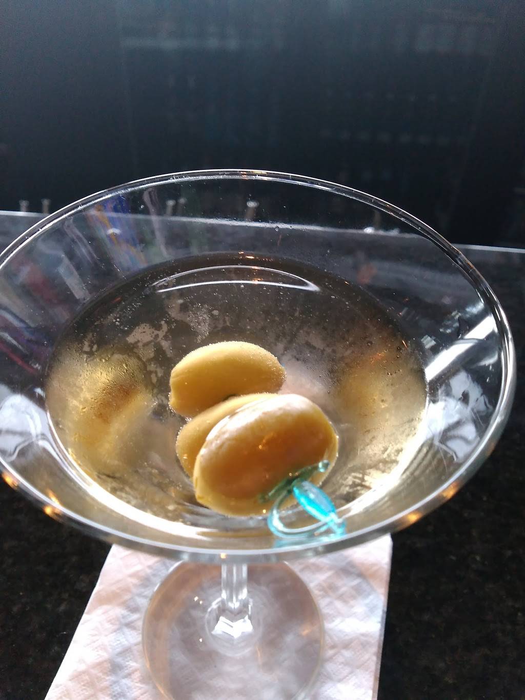 Ciccarellis Sports Bar Theater | restaurant | 46793 Hayes Rd, Shelby Charter Twp, MI 48315, USA | 5862472223 OR +1 586-247-2223