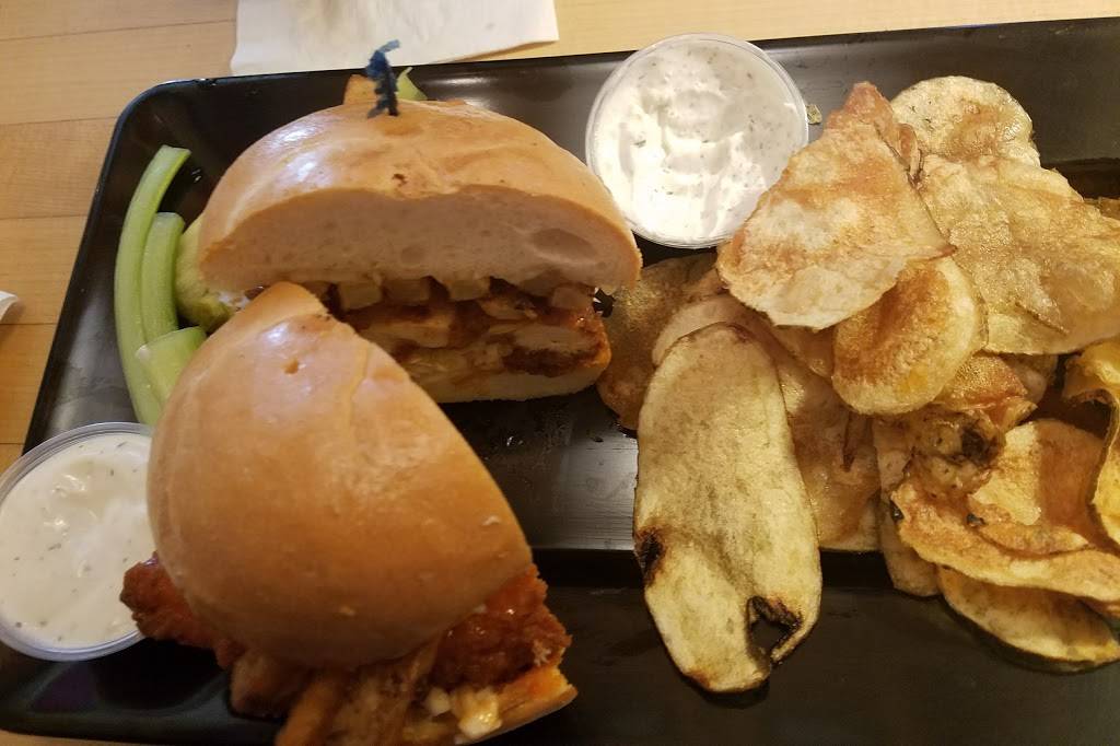 Moosehead Saloon | restaurant | 1303, 694 Dover Center Rd, Westlake, OH 44145, USA | 4408717742 OR +1 440-871-7742